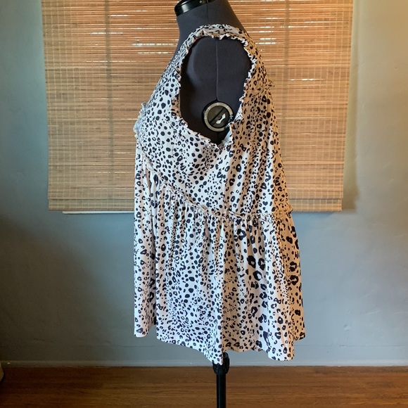 Leopard Ruffle High Low Sleeveless Top * 1X - Picture 4 of 11